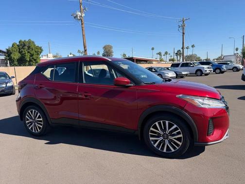 2022 Nissan Kicks SV