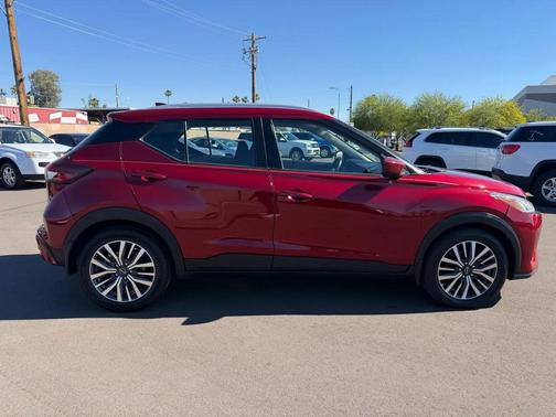 2022 Nissan Kicks SV
