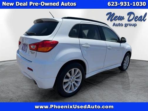 White 2011 Mitsubishi Outlander Sport SE