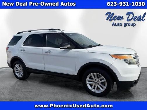White 2015 Ford Explorer XLT