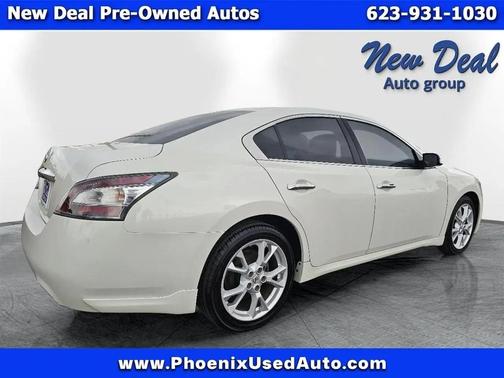 White 2014 Nissan Maxima SV
