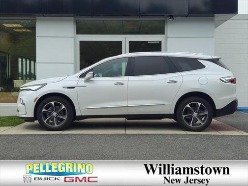 2022 Buick Enclave AWD Essence