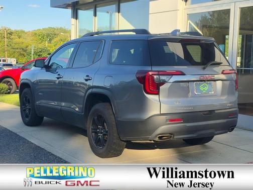 2022 GMC Acadia AWD AT4