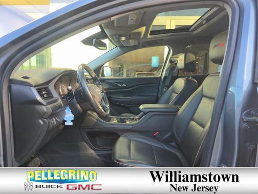 2022 GMC Acadia AWD AT4