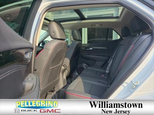 2022 Buick Envision FWD Essence