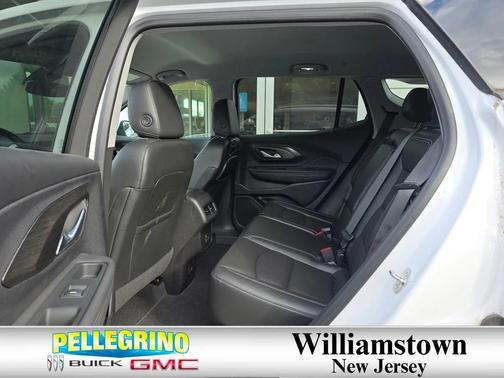 Summit White 2022 GMC Terrain SLT