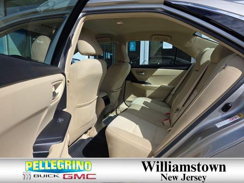 Creme Brulee Mica 2017 Toyota Camry LE