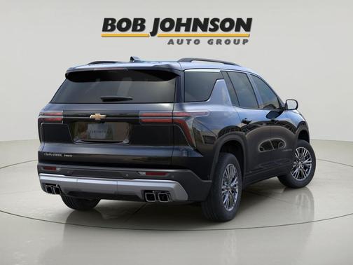 Mosaic Black Metallic 2026 Chevrolet Traverse LT