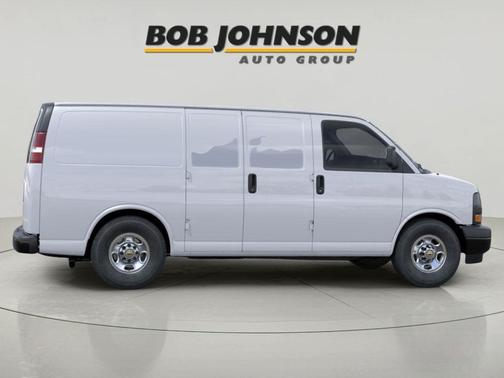 Summit White 2026 Chevrolet Express 2500 2500 Regular Wheelbase, WT, RWD