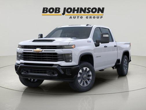 Summit White 2026 Chevrolet Silverado 2500 Custom