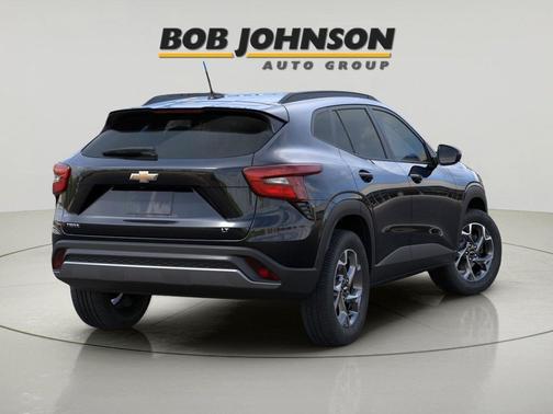 Mosaic Black Metallic 2026 Chevrolet Trax LT