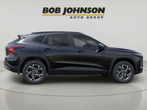 Mosaic Black Metallic 2026 Chevrolet Trax LT