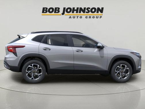 Sterling Gray Metallic 2026 Chevrolet Trax LT