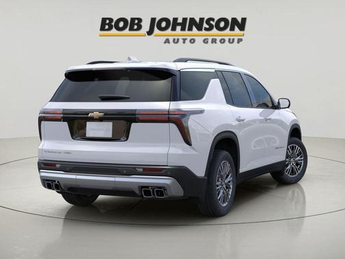 Summit White 2026 Chevrolet Traverse LT