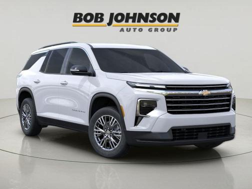 Summit White 2026 Chevrolet Traverse LT