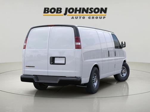 Summit White 2026 Chevrolet Express 2500 LT