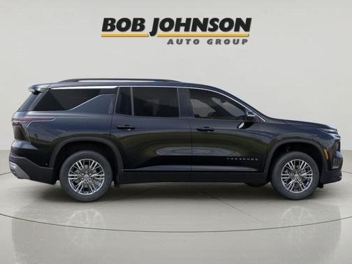 Mosaic Black Metallic 2026 Chevrolet Traverse LT