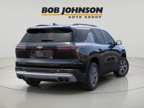 Mosaic Black Metallic 2026 Chevrolet Traverse LT