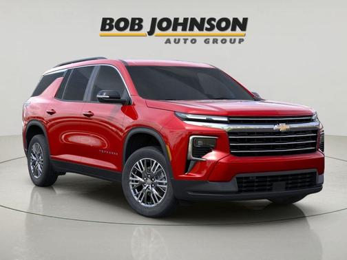 Radiant Red Tintcoat 2026 Chevrolet Traverse LT