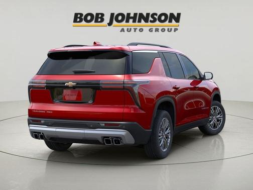 Radiant Red Tintcoat 2026 Chevrolet Traverse LT