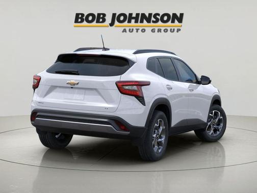 Summit White 2026 Chevrolet Trax LT