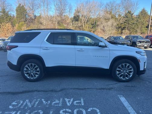 2022 Chevrolet Traverse LT Cloth