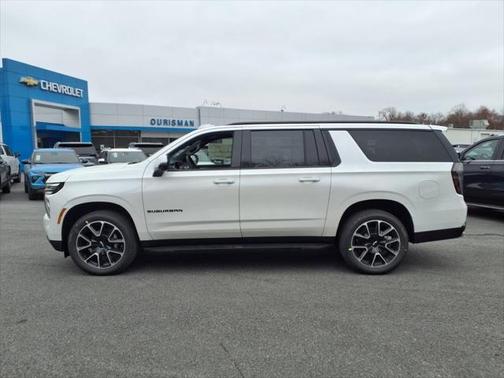 2025 Chevrolet Suburban RST