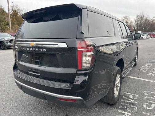 2023 Chevrolet Suburban LS