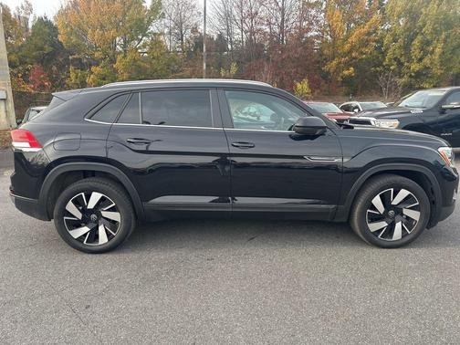2024 Volkswagen Atlas Cross Sport 2.0T SE w/Technology 4MOTION