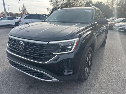 2024 Volkswagen Atlas Cross Sport 2.0T SE w/Technology 4MOTION