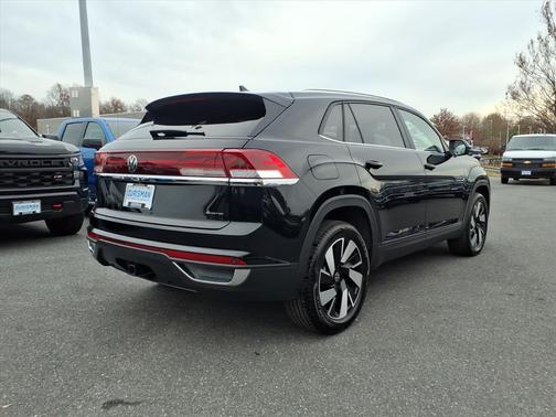 2024 Volkswagen Atlas Cross Sport 2.0T SE w/Technology 4MOTION