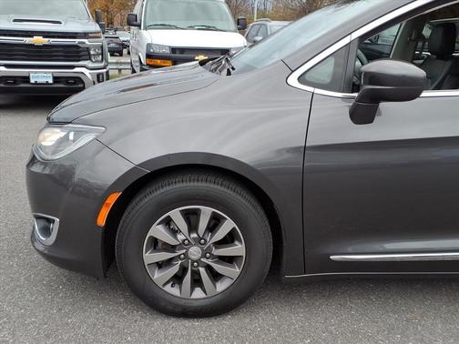 2020 Chrysler Pacifica Touring-L Plus