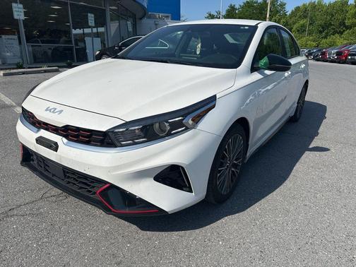 Snow White Pearl 2024 Kia Forte GT-Line