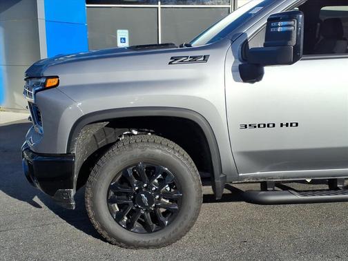 2025 Chevrolet Silverado 3500 LT