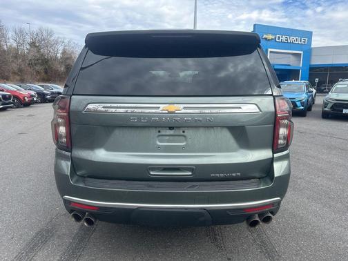 2023 Chevrolet Suburban Premier