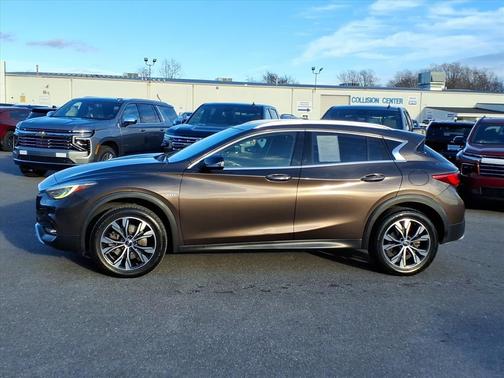 2018 INFINITI QX30 Premium