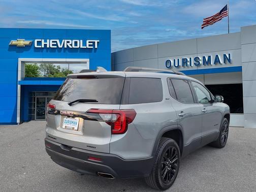 2023 GMC Acadia SLT