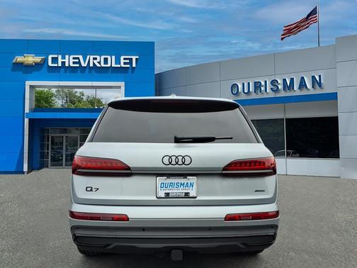 2023 Audi Q7 45 Premium Plus