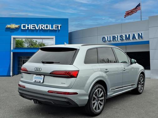 2023 Audi Q7 45 Premium Plus