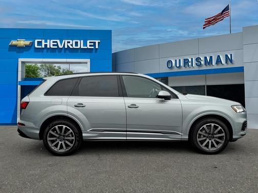 2023 Audi Q7 45 Premium Plus