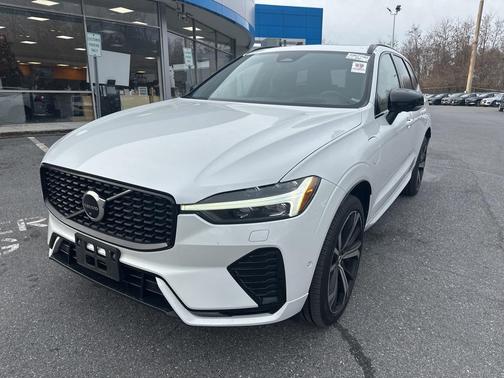 2022 Volvo XC60 Recharge Plug-In Hybrid T8 R-Design