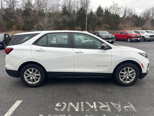 2023 Chevrolet Equinox LS