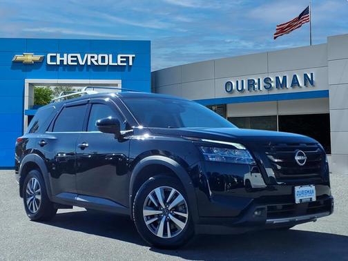 2023 Nissan Pathfinder SL 4WD