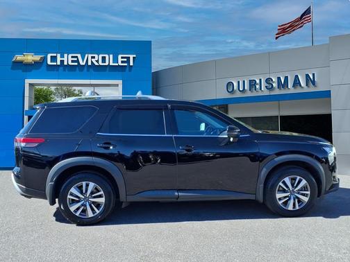 2023 Nissan Pathfinder SL 4WD