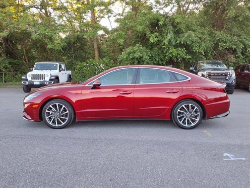 Ultimate Red 2023 Hyundai SONATA Limited