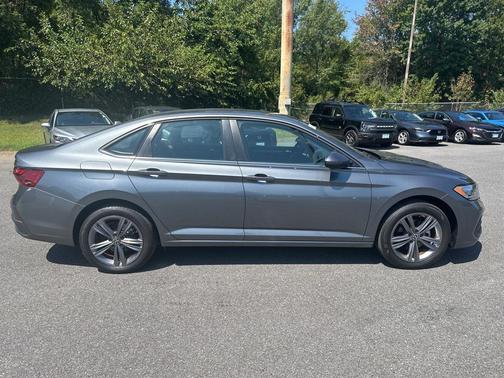 2022 Volkswagen Jetta 1.5T SE