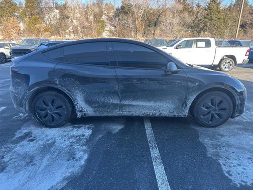 2024 Tesla Model Y Long Range Dual Motor All-Wheel Drive