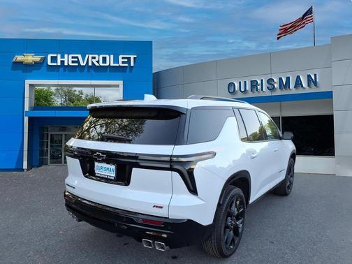 Polar White Tricoat 2026 Chevrolet Traverse RS