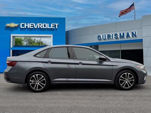 Platinum Gray Metallic 2023 Volkswagen Jetta 1.5T Sport