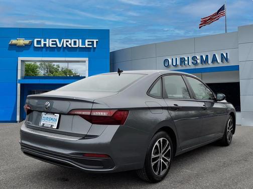 Platinum Gray Metallic 2023 Volkswagen Jetta 1.5T Sport